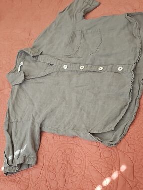 Mod Ref Gray Button-Front Linen Blouse